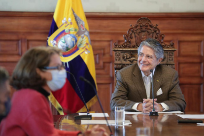 El presidente anunció la firma del decreto ejecutivo que deroga ese privilegio a hijos de expresidentes y exvicepresidentes.