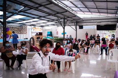 Con pequeñas presentaciones de prueba, comienzan a poner en marcha el plan de retorno de sus actividades presenciales.