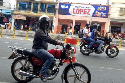 Motos. En Milagro, estas funcionan como taxis de forma permanente.