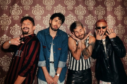 Con una mega fiesta en Miami, el dúo venezolano estrenó su reciente sencillo 3 de la mañana al que invitaron a Sebastián Yatra y Mora a colaborar.