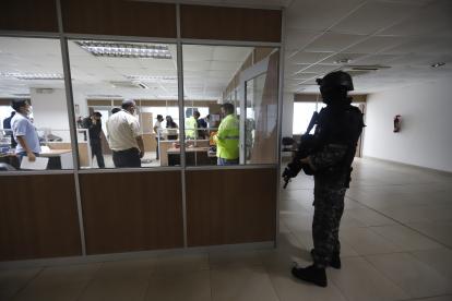 Los allanamientos se registraron durante la mañana y tarde del jueves, en el tercer piso de la Corte del Guayas y otras unidades judiciales.