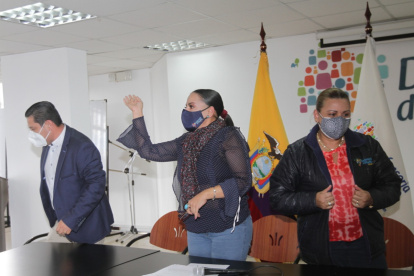 Anuncio. Zaida Rovira denunció la emisión de una ilegal resolución.