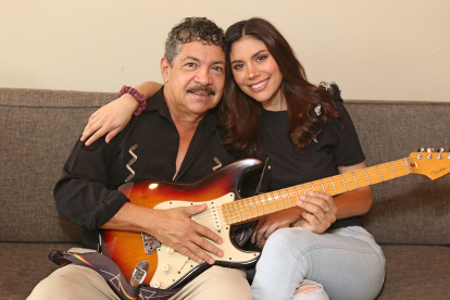 Gustavo Pacheco e hija.