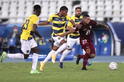 Venezuela, plagada de alternantes por un masivo caso de contagio, logró un empate contra Ecuador.