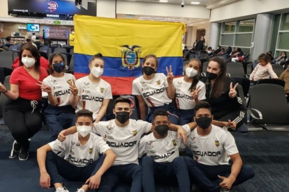 Las selecciones masculinas de femeninas de gimnasia que regresaron del Panamericano Juvenil de México con el cupo para los Juegos Junior de Colombia.