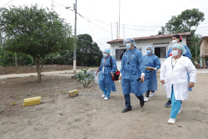 Las brigadas móviles de vacunación son la principal estrategia del Gobierno para llegar a sectores de difícil acceso