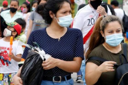 Lo peruanos retiraron su dinero a montones durante la pandemia.