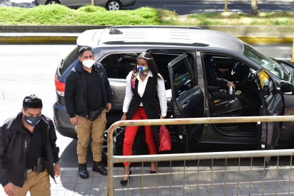 Diligencia. La fiscal Diana Salazar a su ingreso a la Corte Nacional de Justicia en el caso Las Torres.