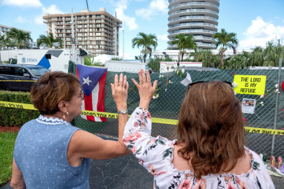 Hay más de 800 personas asignadas a la operación de rescate, mientras los familiares esperan impacientes.
