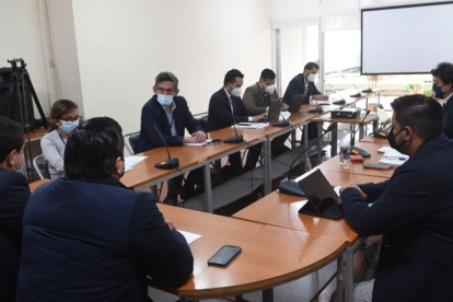 Delegados de AME y de Finanzas iniciaron el miércoles mesas de trabajo para acordar soluciones.