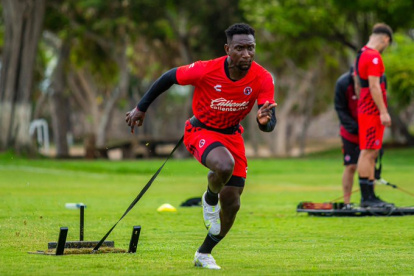 El volante ecuatoriano, Erick Castillo, ya está trabajando con su nuevo club.