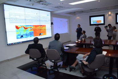 Explicación. Autoridades de Gobierno explicaron la situación de la flota pesquera.