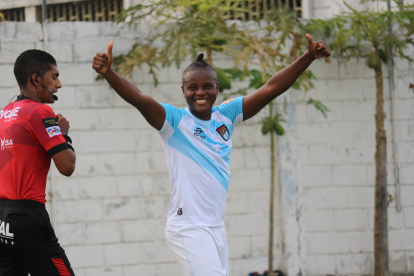 Danny Cabezas es una de las figuras de 9 de Octubre, pero no jugará en Emelec.