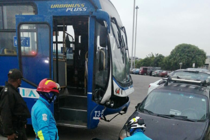 En la estación de la Metrovía de Bastión una unidad atropelló a un hombre este viernes 2 de julio.
