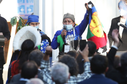 Elisa Loncón, constituyente mapuche, es electa presidenta de la Convención Constitucional hoy en la sesión inaugural de la Convención Constitucional.