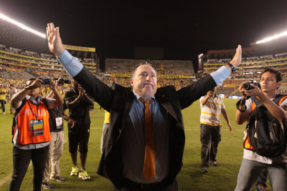 Rubén Israel quedó subcampeón con Barcelona en 2014 y ganó un torneo amistoso en 2015.