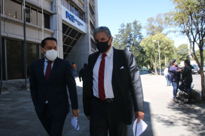 Defensa. Marcelo Ron, el defensor del excontralor subrogante Pablo Celi estuvo ayer en la Fiscalía General.