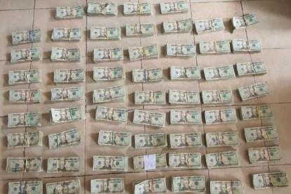 Evidencias. En el operativo se incautaron 199.000 dólares que habrían sido producto de la actividad ilícita.