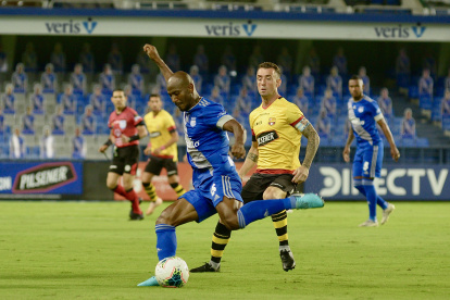 Damián Díaz, volante de Barcelona será titular. Óscar Bagüí, marcapunta de Emelec, esperará su oportunidad.