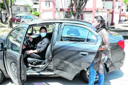 Mujeres. Tanto en Quito como en Guayaquil crece el número de opciones donde las conductoras son mujeres y trasladan mujeres.