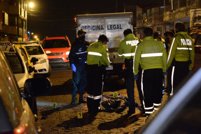 El 22 de junio dos policías recibieron disparos dentro de su patrullero cuando realizaban un control de libadores. Uno falleció y el otro se recupera del disparo en la cabeza.
