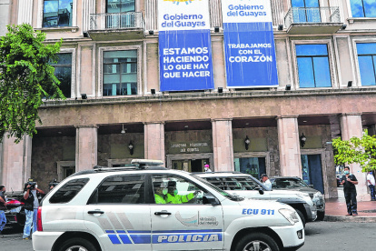 PREFECTURA , DECOMISO DE COMPUTADORES Y DEMAS OBJETOS DE LA PREFECTURA 27 DE MAYO DEL 202O