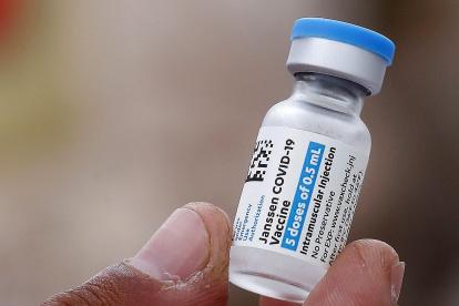 En la imagen un registro de una dosis de la vacuna contra la covid-19 de Janssen, filial de la multinacional estadounidense Johnson & Johnson.