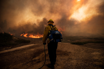 California vivió en 2020 el peor año de su historia en cuanto a número de incendios y superficie quemada, ya que ardieron más de cuatro millones de acres, que son 1.618.742 hectáreas.