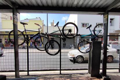 Efecto. Así es como tienen que dejar las bicicletas los usuarios.