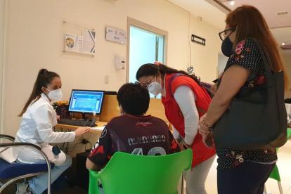 Las autoridades hacen los trámites para que los cinco niños estén en una casa de acogida.