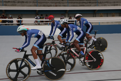 El equipo masculino de persecución pudo subir ayer al podio del Nacional, luego de colgarse la medalla de bronce. 
Agencia (ag-extra)