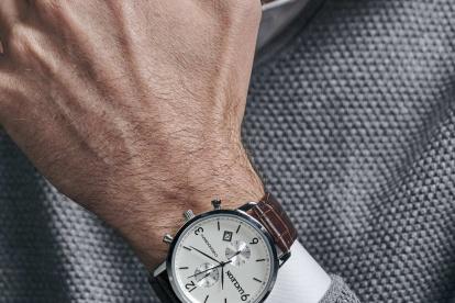 Reloj de estilo clásico.