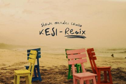 Camilo y Shawn Mendes cantando juntos.