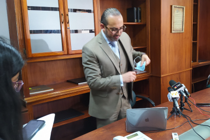 Pablo Dávila recordó que el Comité recogió el número de firmas previsto por la ley para impulsar la reforma parcial a la Constitución.