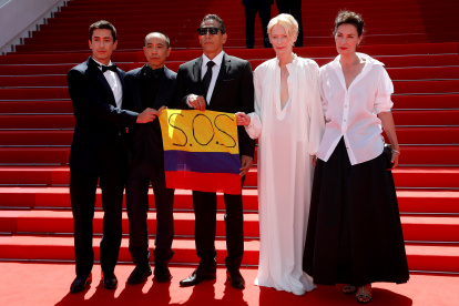 Juan Pablo Urrego, Apichatpong Weerasethakul, Elkin Diaz, Tilda Swinton and Jeanne Balibar arrive for the screening of "Memoria" during the 74th annual Cannes Film Festival, in Cannes, France, 15 July 2021. The movie is presented in the Official Competition of the festival which runs from 06 to 17 July.