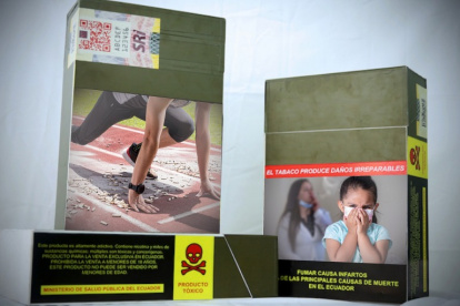 Los envases de cigarrillos deben llevar advertencias sobre los riesgos que implica consumirlos.