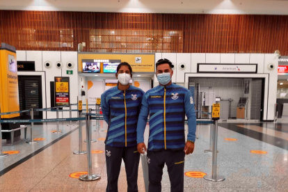 Adriana, junto a Yoanner Caballero, su entrenador, con quien viajó a Tokio.