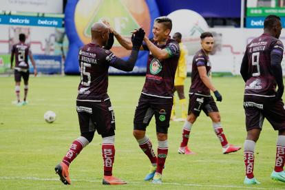 Mushuc Runa goleó sin clemencia a Delfín en su escenario deportivo.