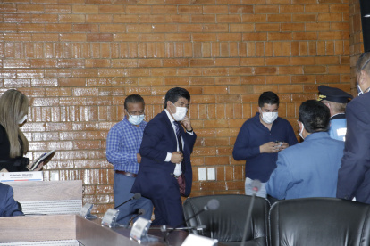 El alcalde removido Jorge Yunda convocó a sesión y los concejales que lo llaman “usurpador” decidieron, contra todo pronóstico, asistir.