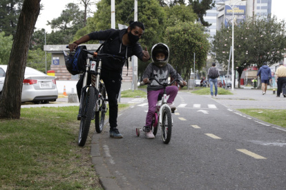 Aprender. Los adultos también cuentan con iniciativas para sacar su bicicleta para pasear.