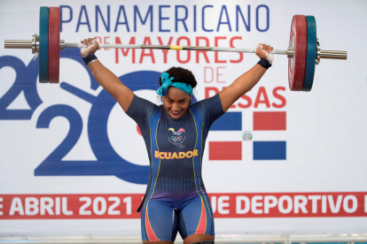 el potentísimo conjunto de levantamiento de pesas -que va completo- con Neisi Dajomes, Tamara Salazar, Angie Palacios, y la veterana Alexandra Escobar, de 40 años y en sus quintos Juegos.