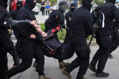 La Policía biolorrusa aprehendió a opositores al régimen de Lukachenko.