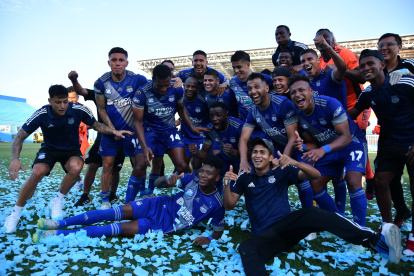 Emelec festejó en Manta y luego en Guayaquil, pero hoy empieza a entrenar pensando en la segunda etapa.