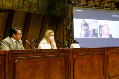 De las nueve personas convocadas por la Comisión de Fiscalización para esta jornada, solo una había confirmado su presencia.