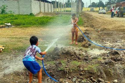Hecho. Por primera vez los niños jugaron con agua, como en carnaval.