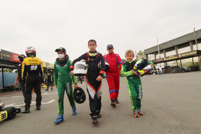 Destacados. Santiago Saab, Nicolás Peribonio, Hoover Ochoa y Alejandro Taleb, figuras del karting nacional.