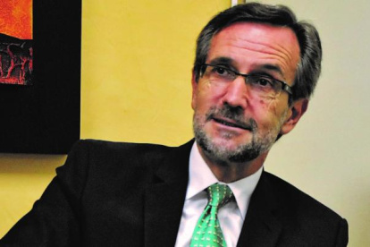 Roberto González tiene experiencia en la banca