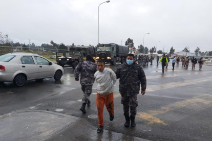 Operativo. La mañana de este jueves 22 de julio se armó un operativo de recaptura de los presos fugados de Cotopaxi.