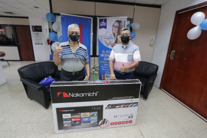 José Páez Oyola (derecha) junto a su padre, José Kléber Páez Maldonado.