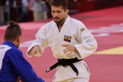 E7B2G_UX0AE9XjrPreciado compitió en la disciplina de judo, categoría 60 kg.
